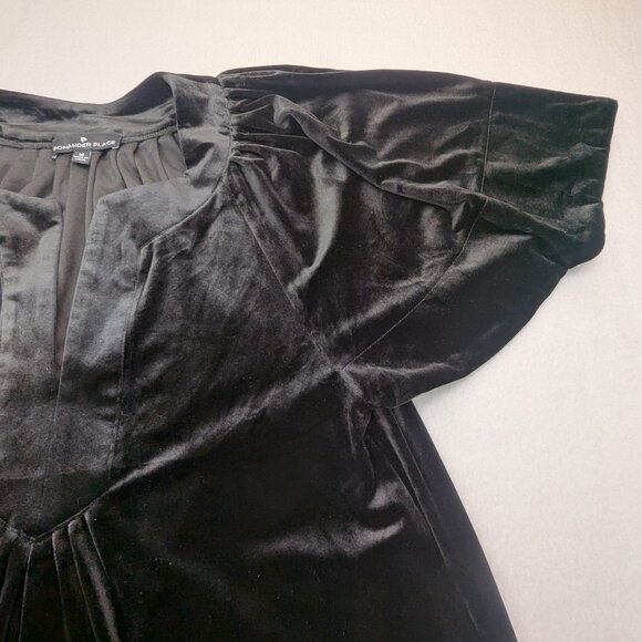 Pomander Place Black Velvet Finley Flutter Sleeve Top Size Medium - Picture 11 of 12